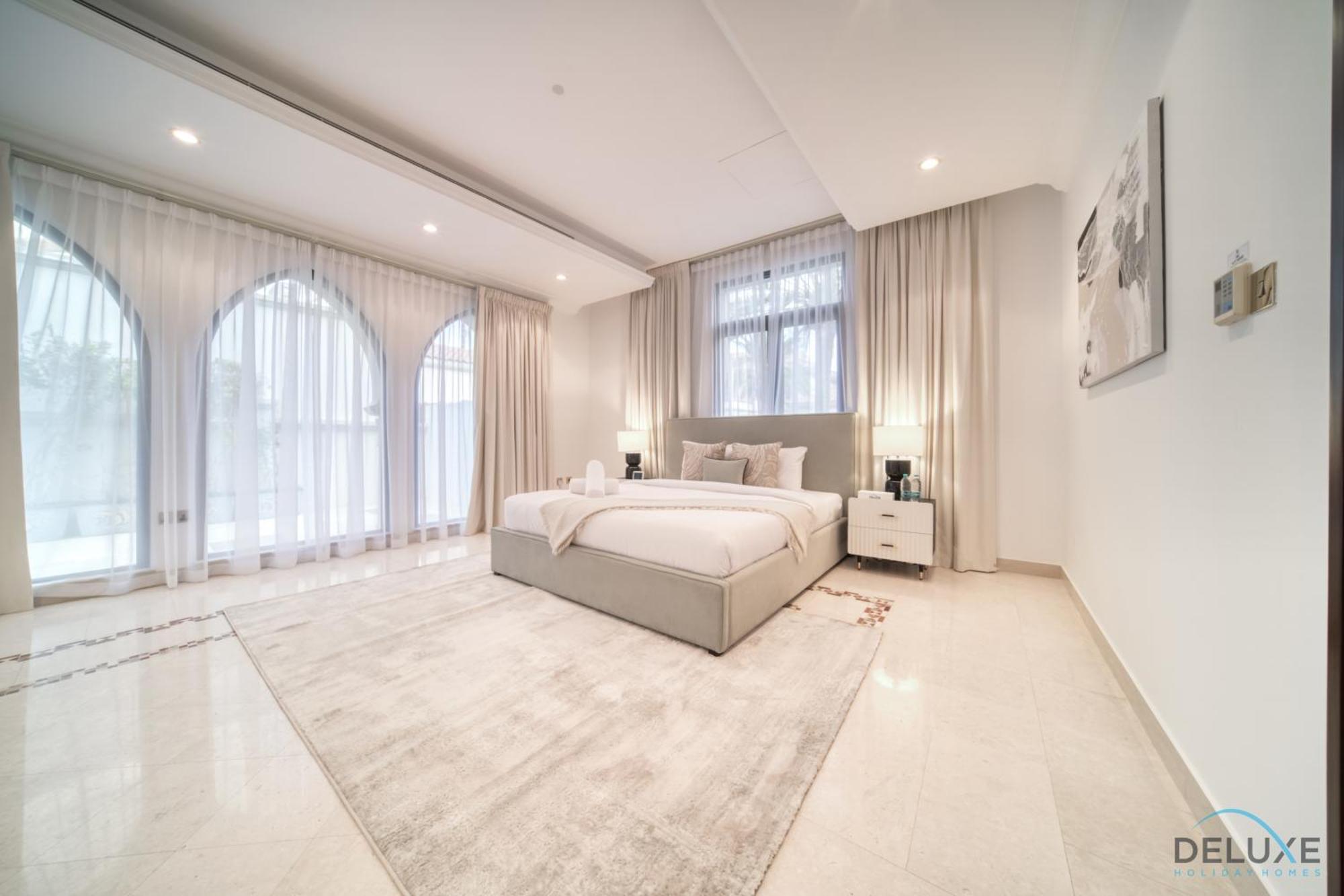 Seaside 5br With Assistant's And Access On Palm Jumeirah By Deluxe Homes * Dubai