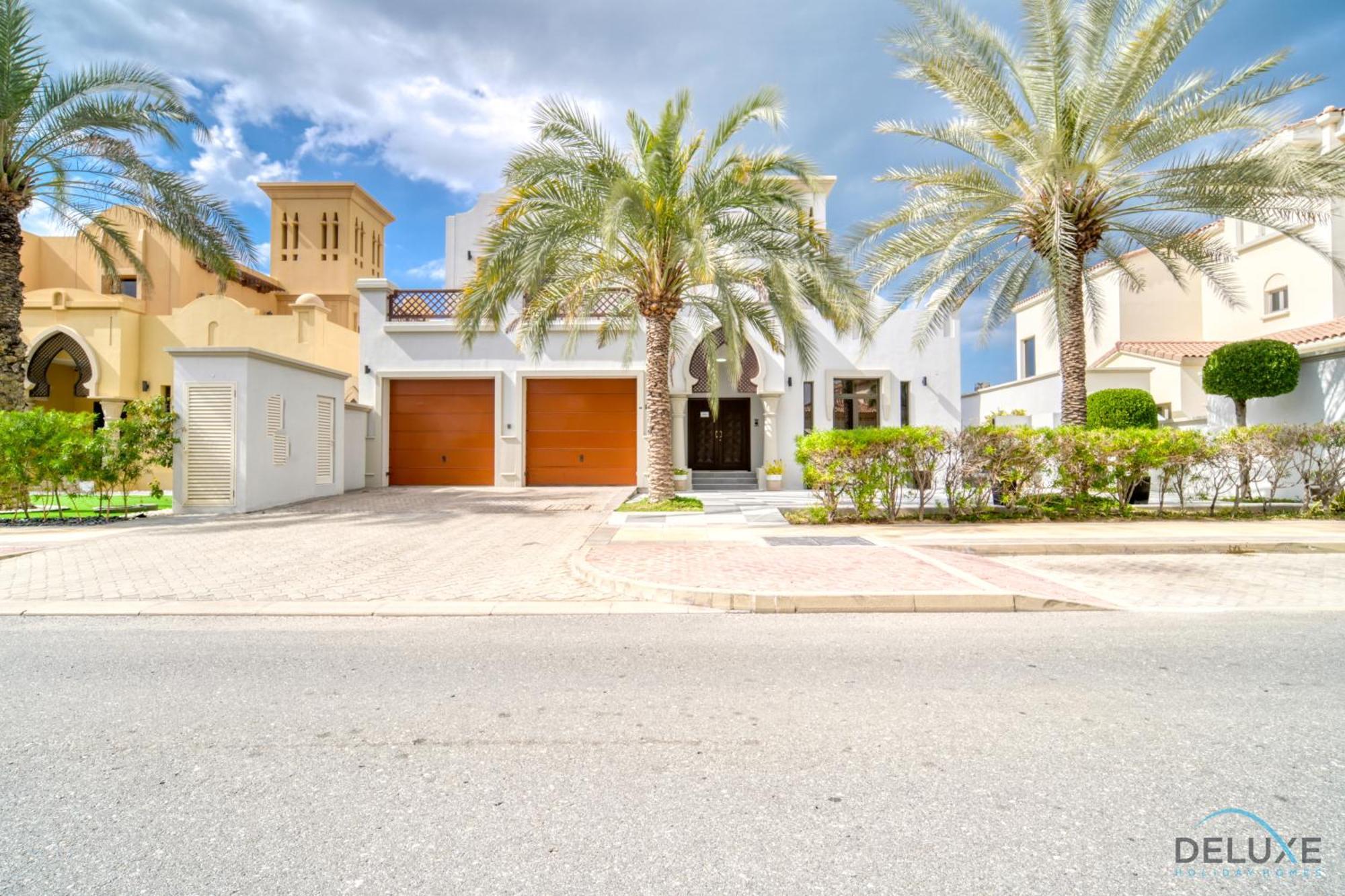 Apartment Seaside 5br With Assistant's And Access On Palm Jumeirah By Deluxe Homes