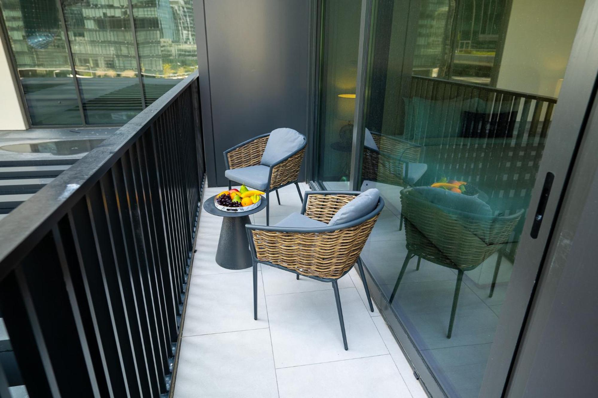 Citihome - Living As Its Near Burj Khalifa Dubai