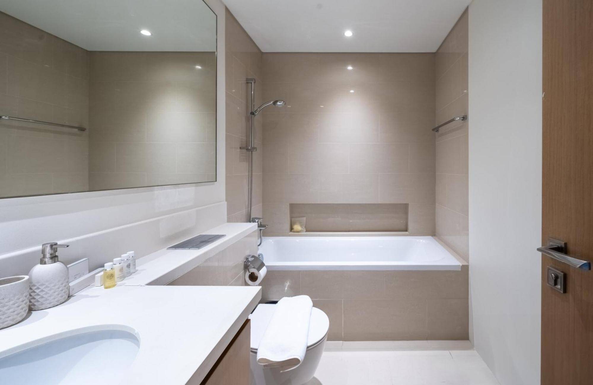 Apartment 2br In Harbour Views *
