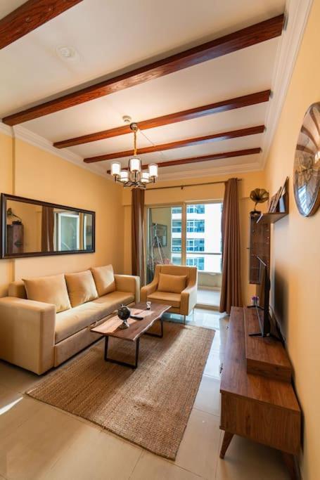 Sunset View 1br Near Beach,lake And Metro Dubai