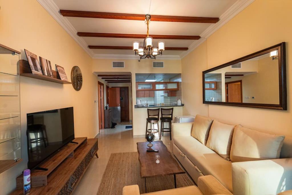 Sunset View 1br Near Beach,lake And Metro Dubai