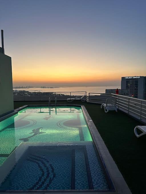 Sunset View 1br Near Beach,lake And Metro * Dubai