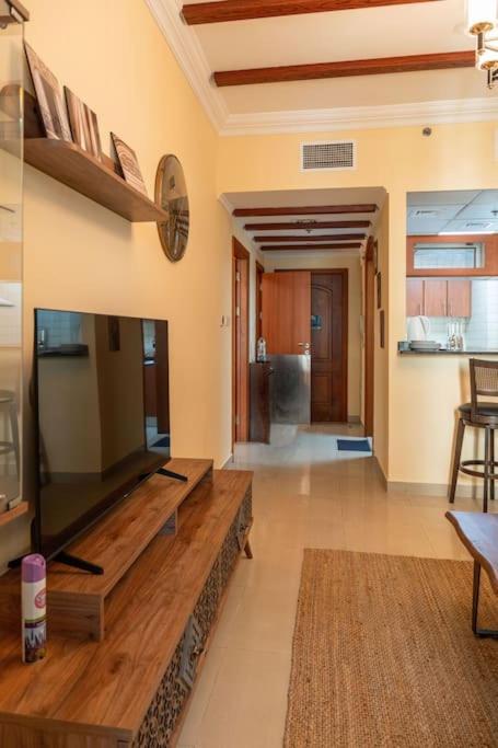 Sunset View 1br Near Beach,lake And Metro Dubai