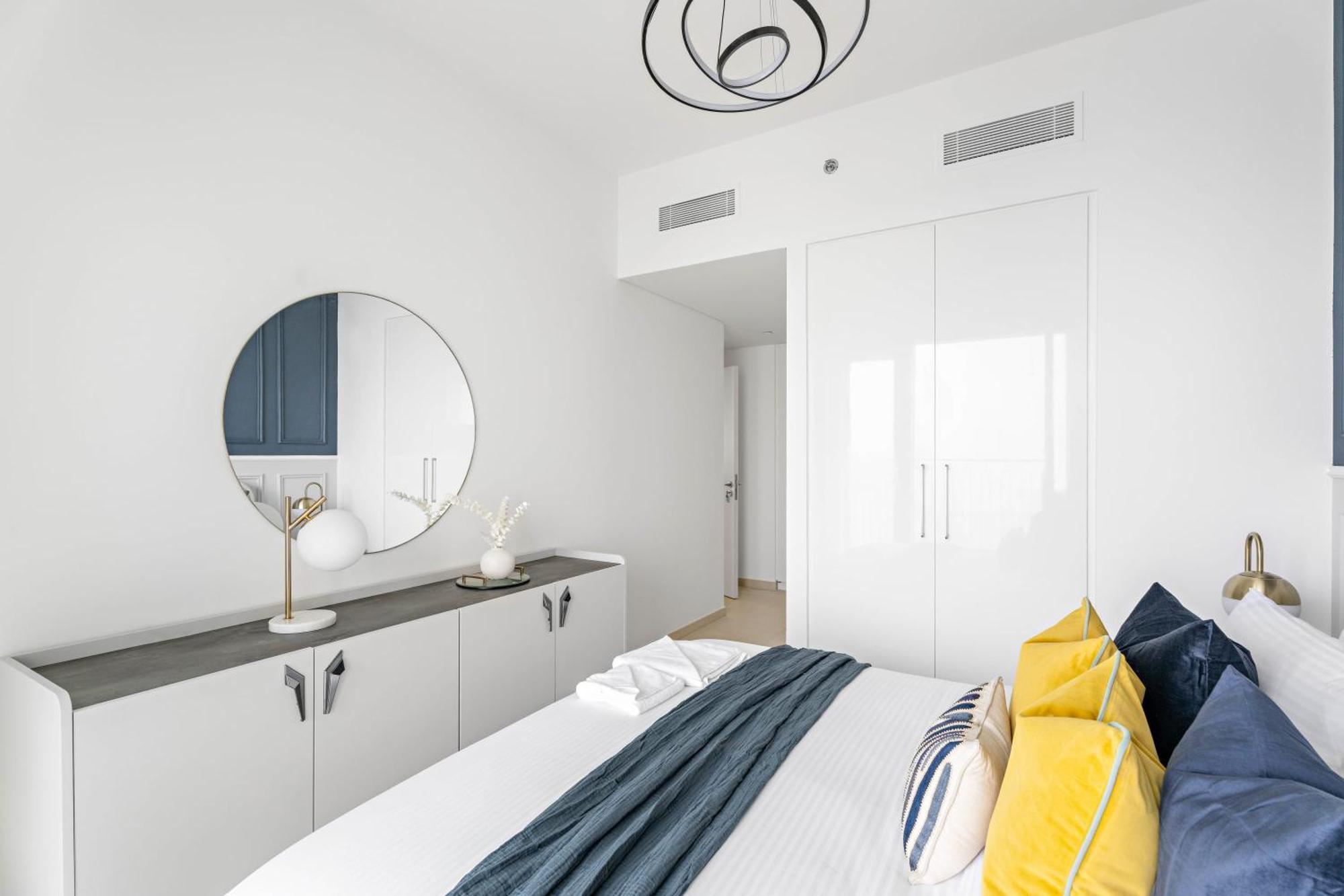 Silkhaus Elite 2bdr With View With Pool & Gym Apartment Dubai