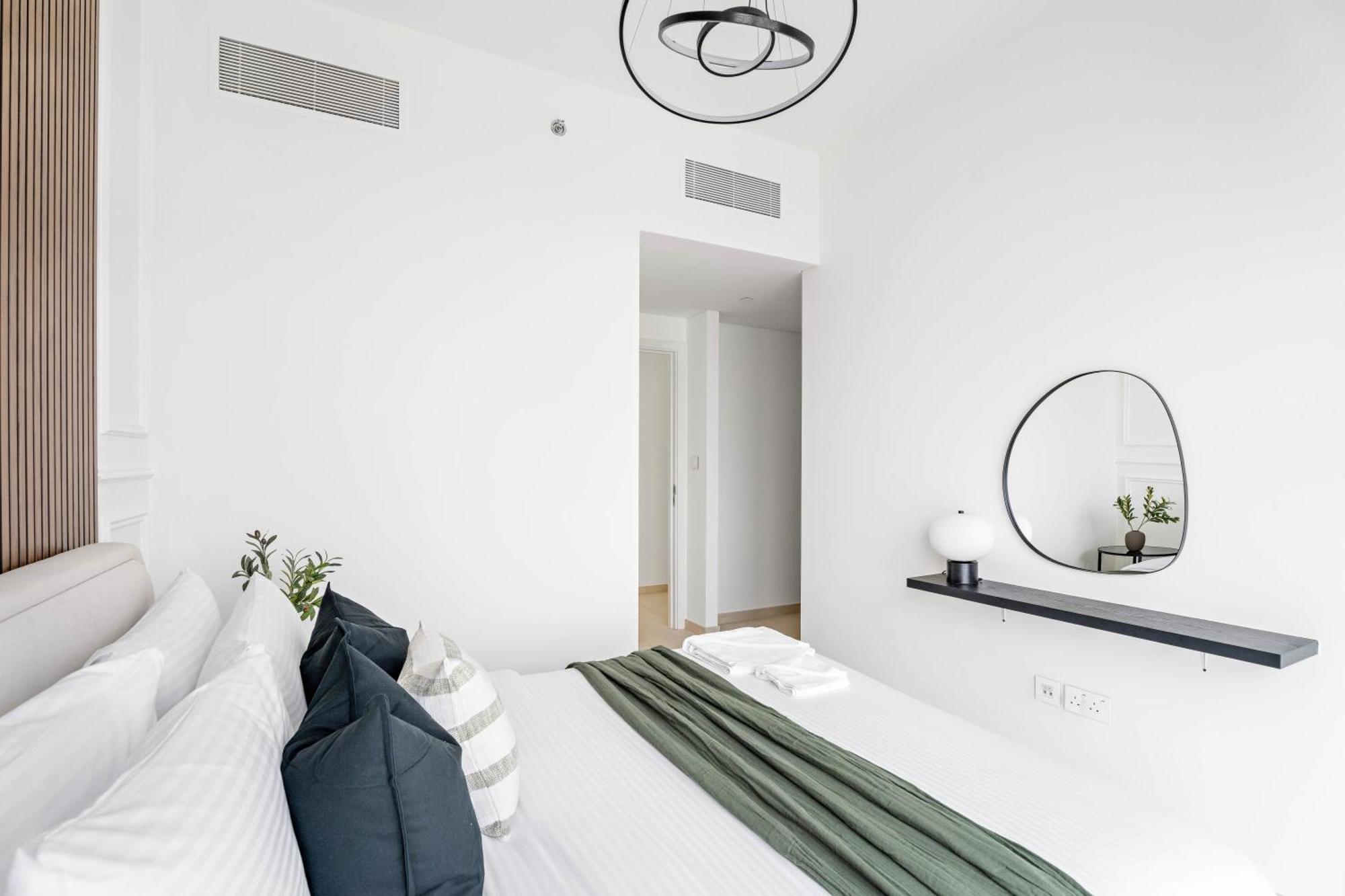 Silkhaus Elite 2bdr With View With Pool & Gym * Dubai