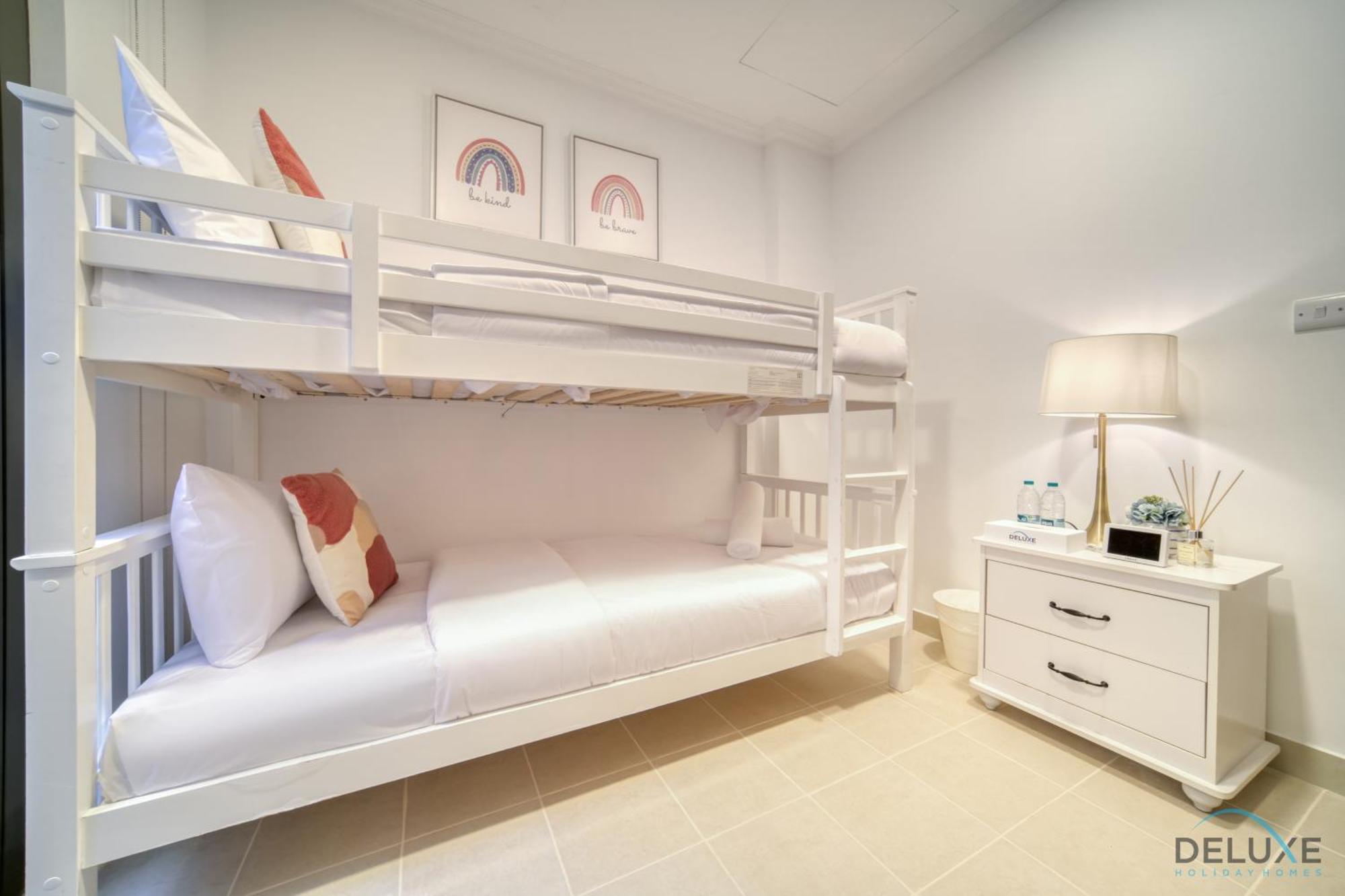 Seaside 5br With Assistant's And Access On Palm Jumeirah By Deluxe Homes Dubai