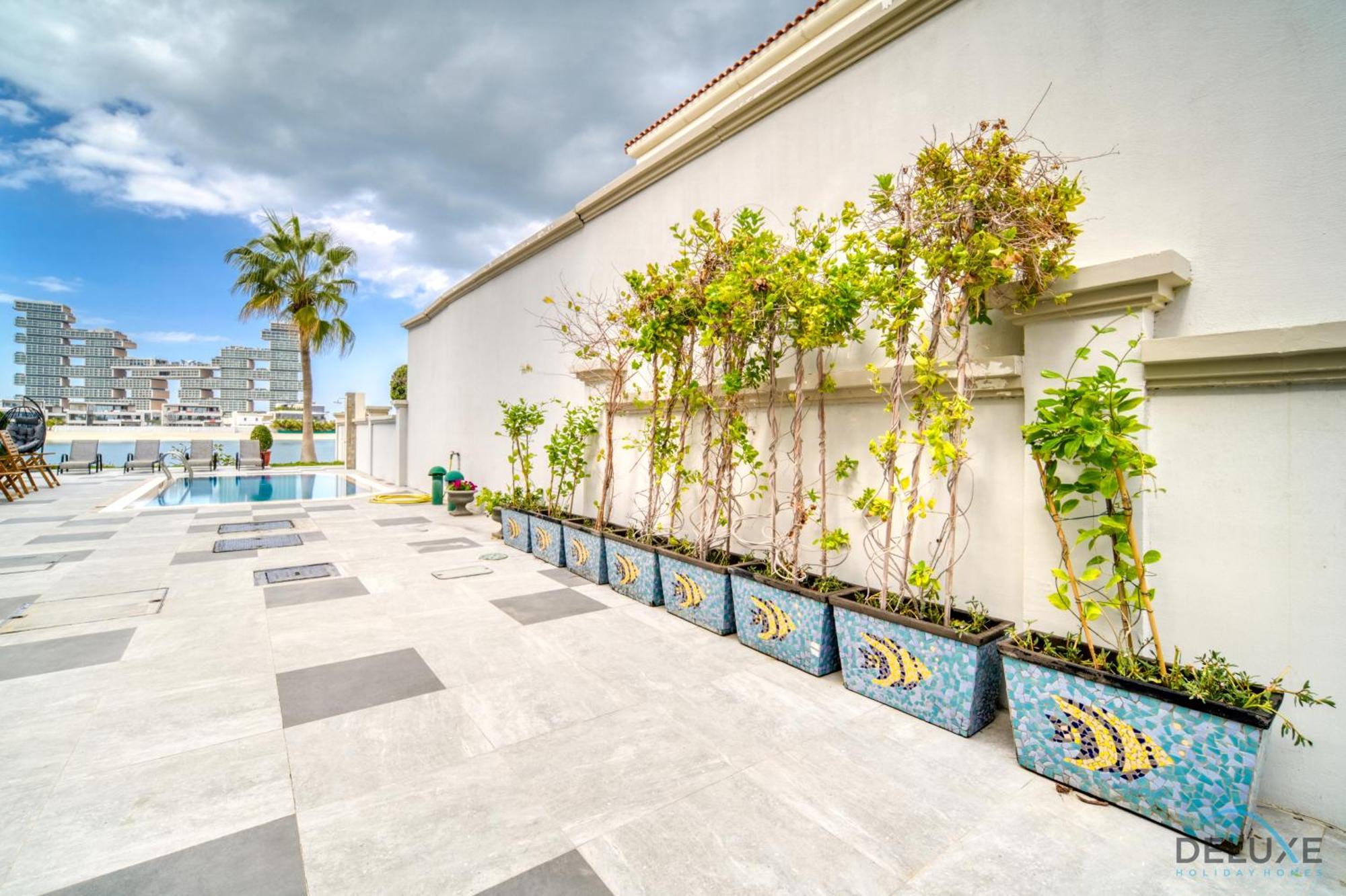 Seaside 5br With Assistant's And Access On Palm Jumeirah By Deluxe Homes Apartment Dubai