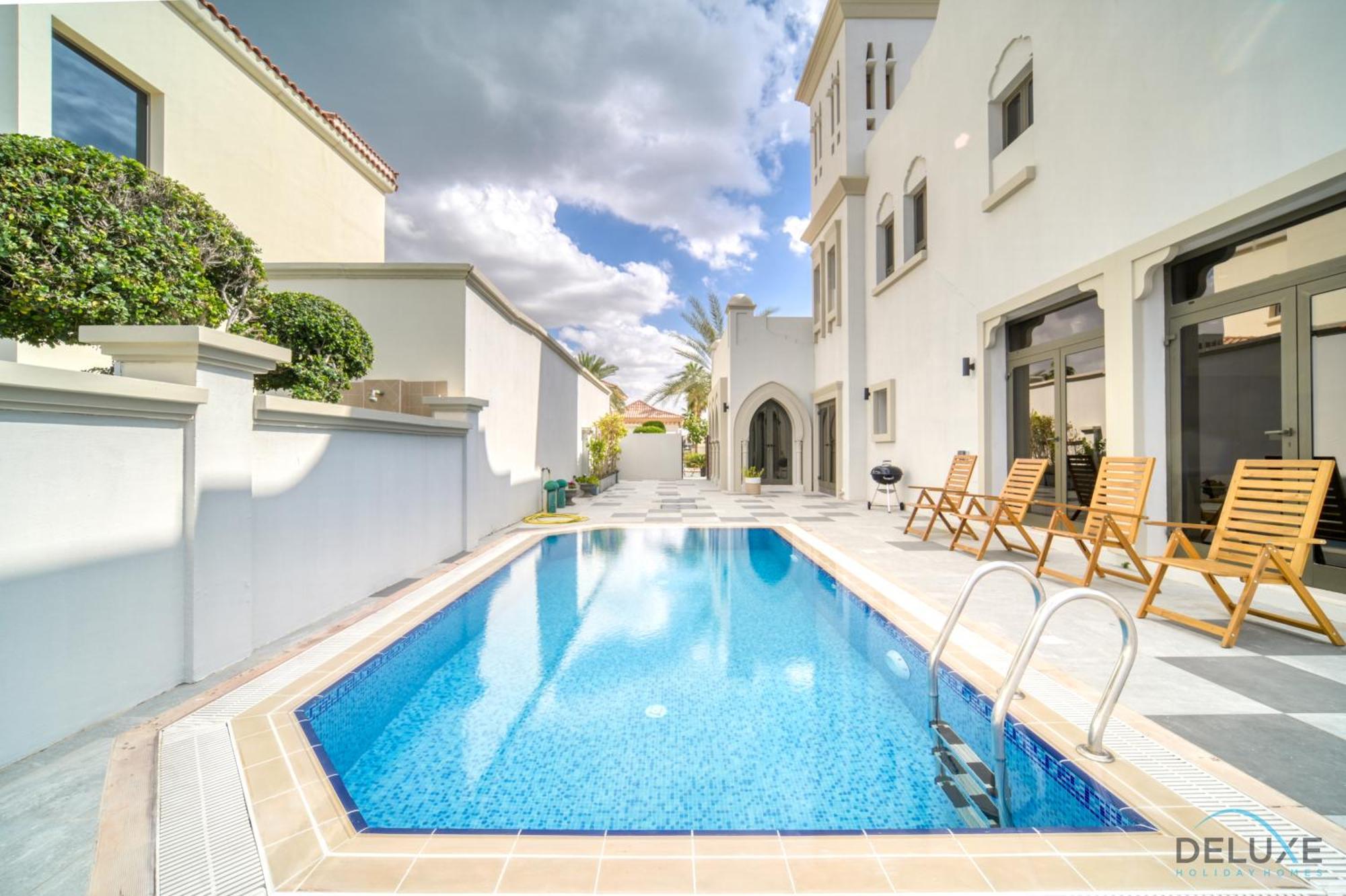 Seaside 5br With Assistant's And Access On Palm Jumeirah By Deluxe Homes Apartment Dubai
