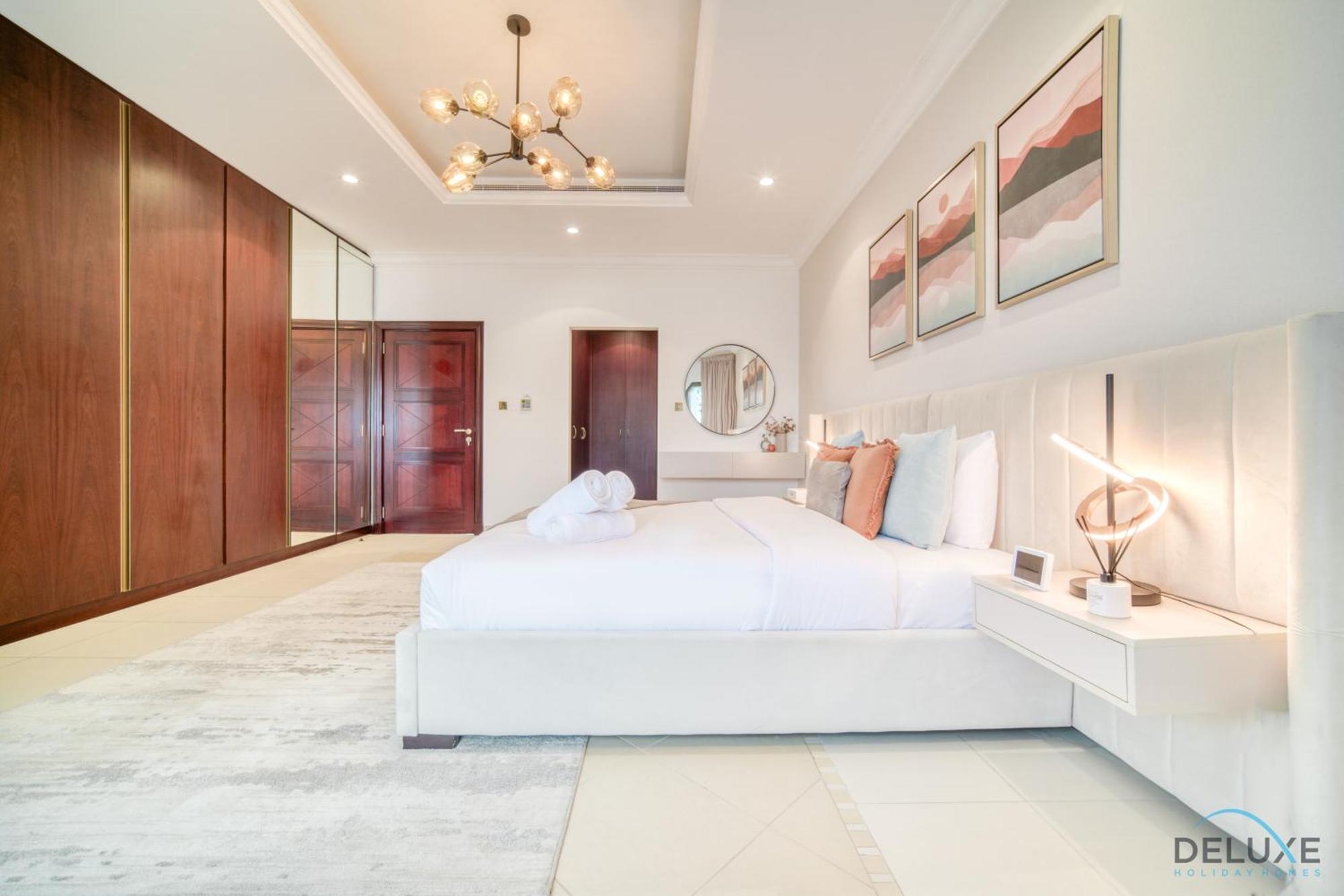 Seaside 5br With Assistant's And Access On Palm Jumeirah By Deluxe Homes Apartment Dubai