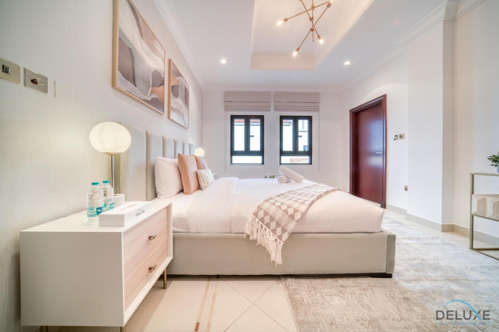 Seaside 5br With Assistant's And Access On Palm Jumeirah By Deluxe Homes Apartment Dubai