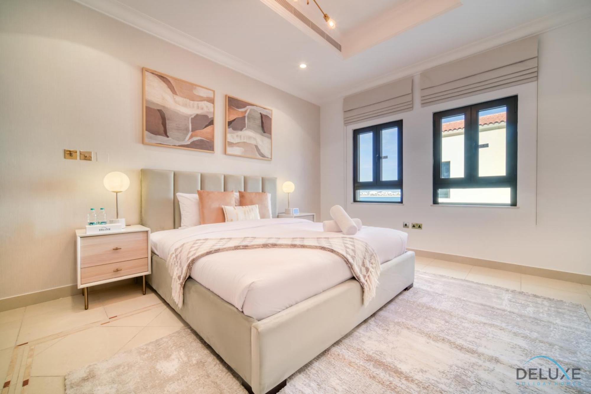 Seaside 5br With Assistant's And Access On Palm Jumeirah By Deluxe Homes Dubai