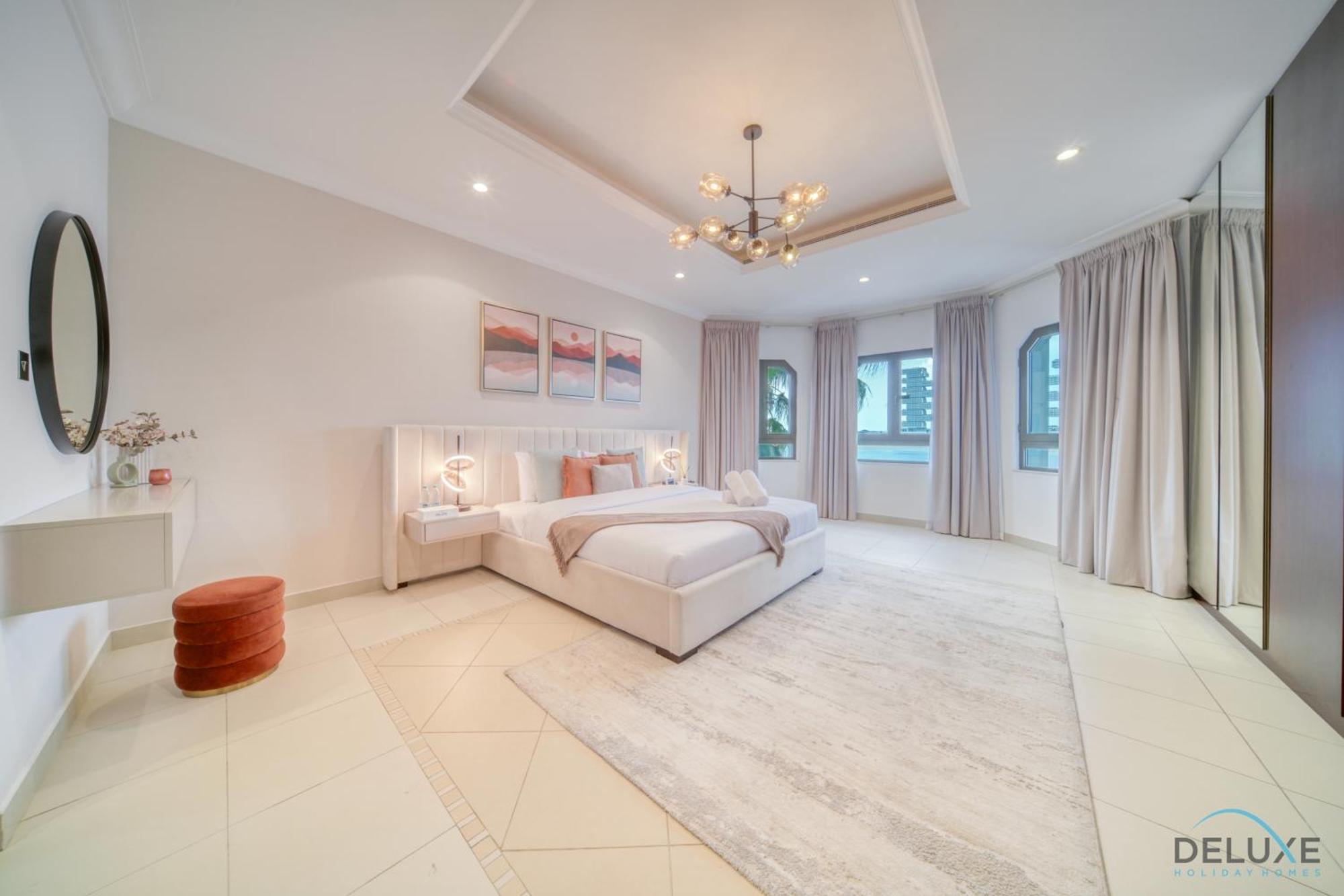 Seaside 5br With Assistant's And Access On Palm Jumeirah By Deluxe Homes Dubai