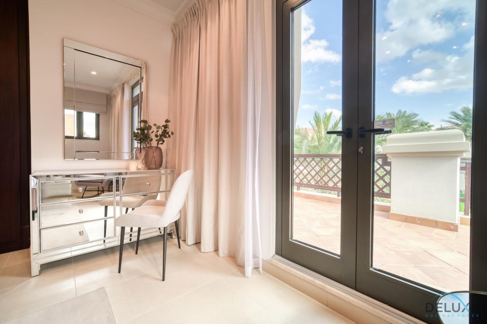 Apartment Seaside 5br With Assistant's And Access On Palm Jumeirah By Deluxe Homes *