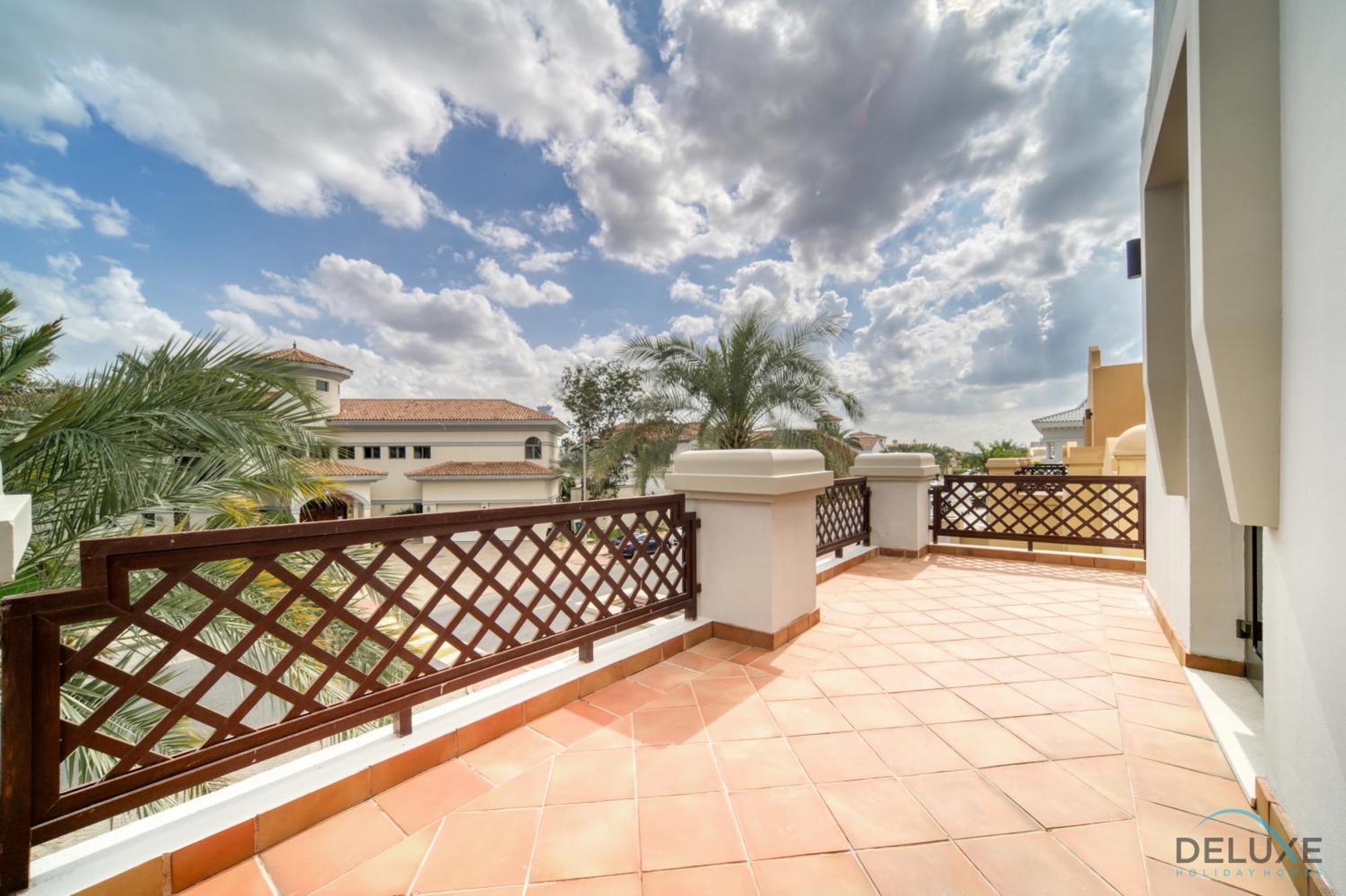 Apartment Seaside 5br With Assistant's And Access On Palm Jumeirah By Deluxe Homes *