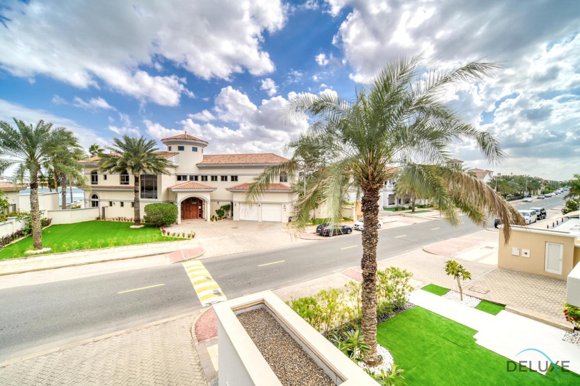 Apartment Seaside 5br With Assistant's And Access On Palm Jumeirah By Deluxe Homes Dubai
