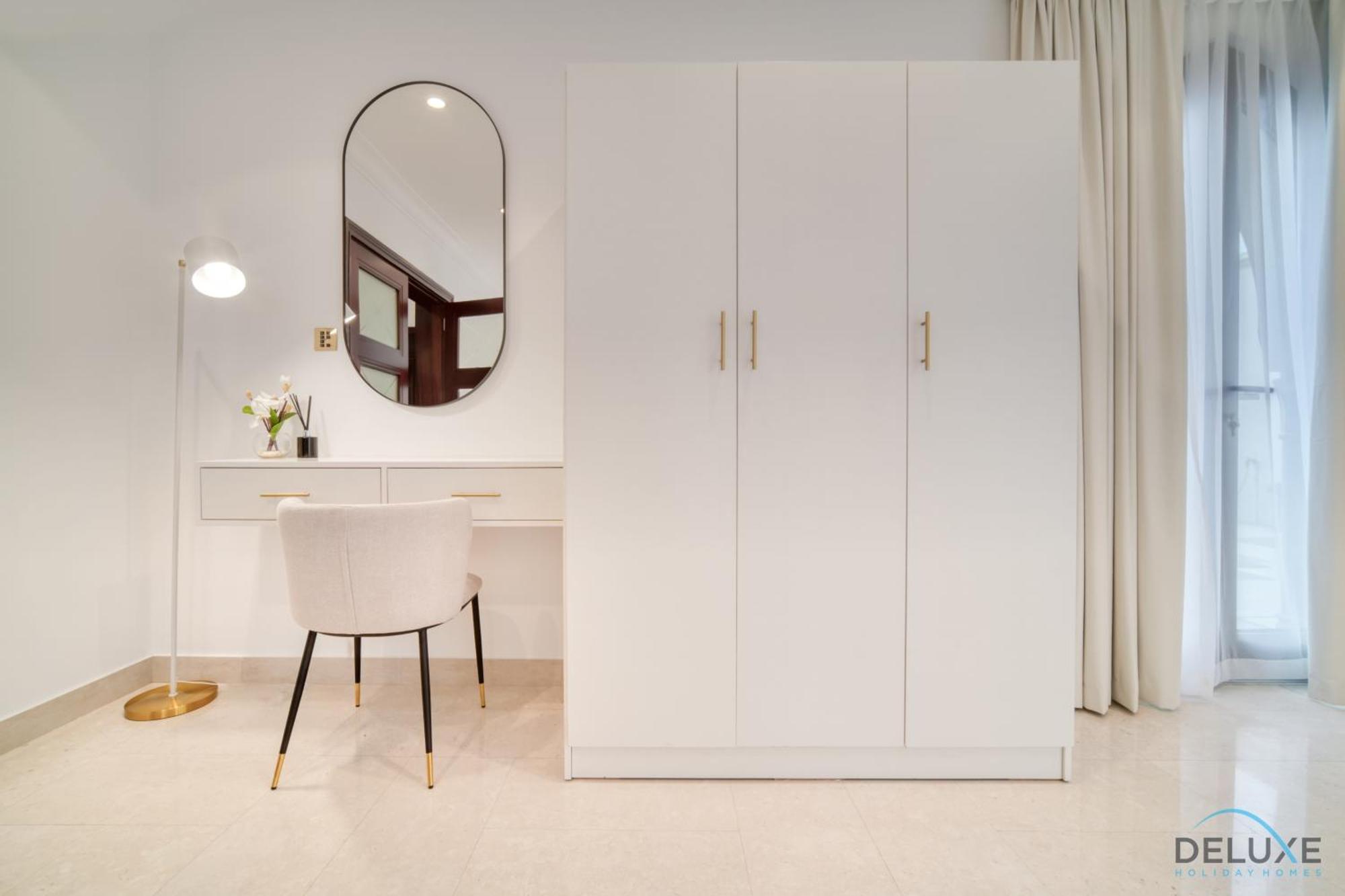 Seaside 5br With Assistant's And Access On Palm Jumeirah By Deluxe Homes Apartment *