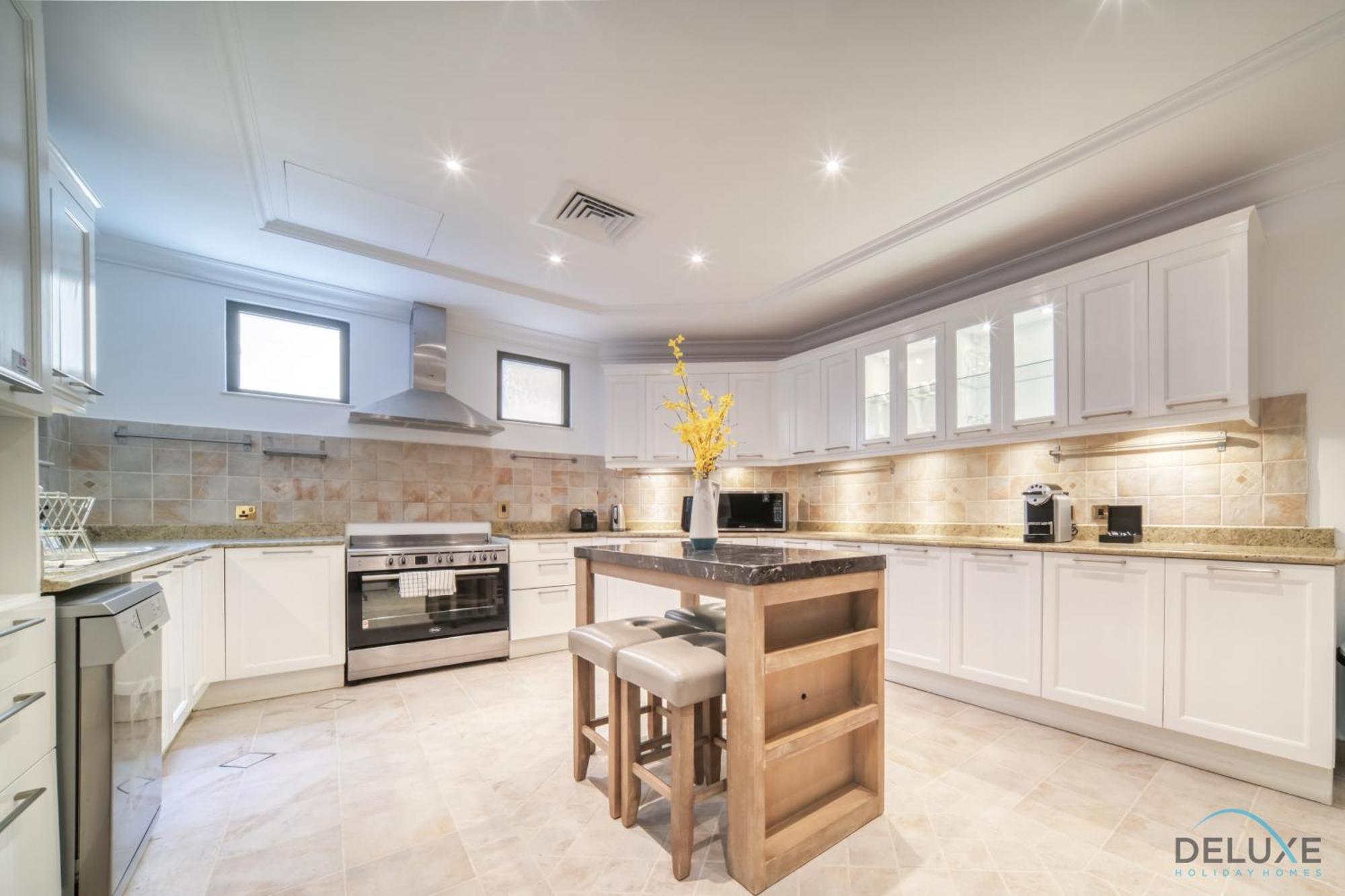 Seaside 5br With Assistant's And Access On Palm Jumeirah By Deluxe Homes *