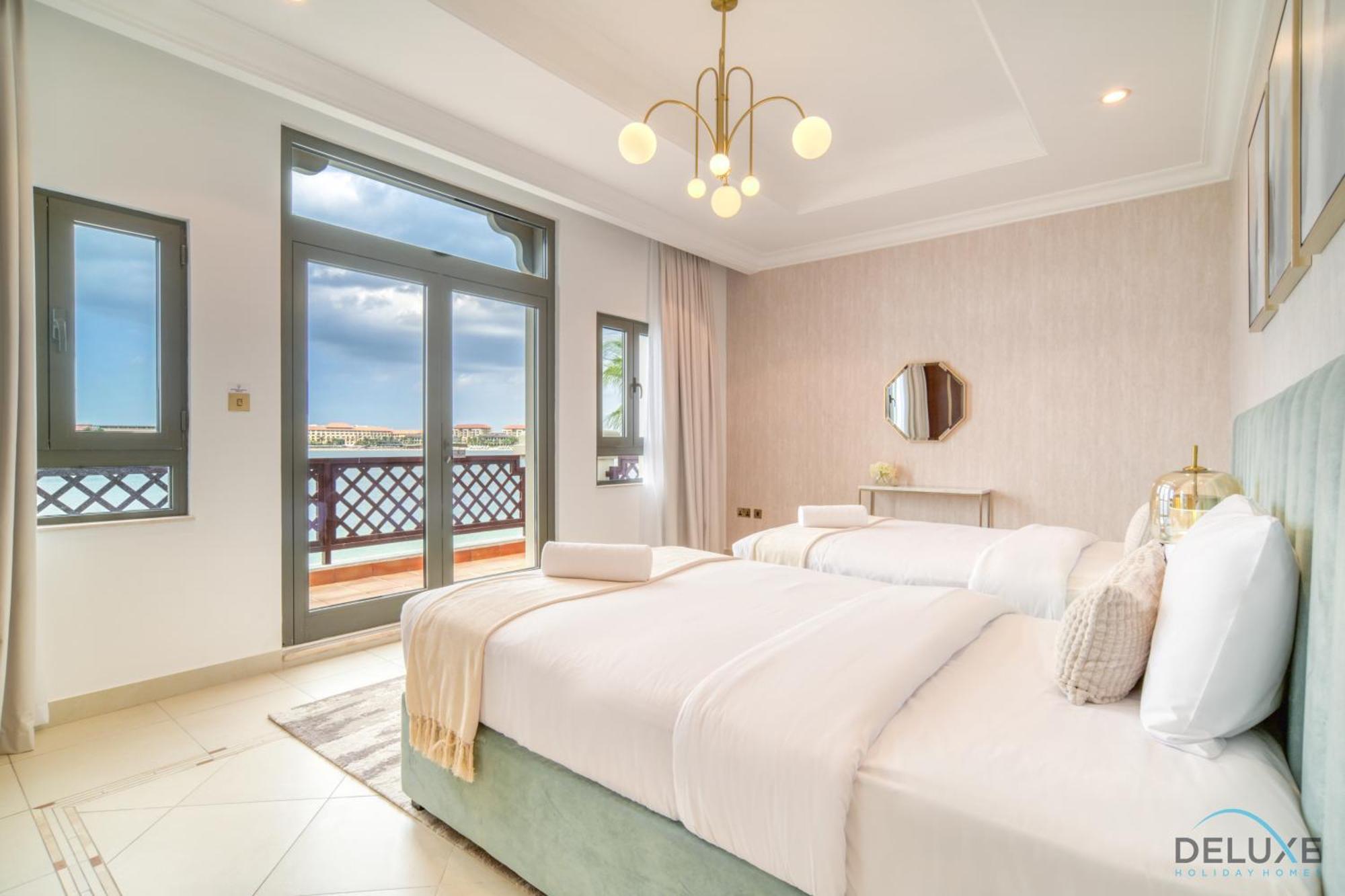 Seaside 5br With Assistant's And Access On Palm Jumeirah By Deluxe Homes Dubai