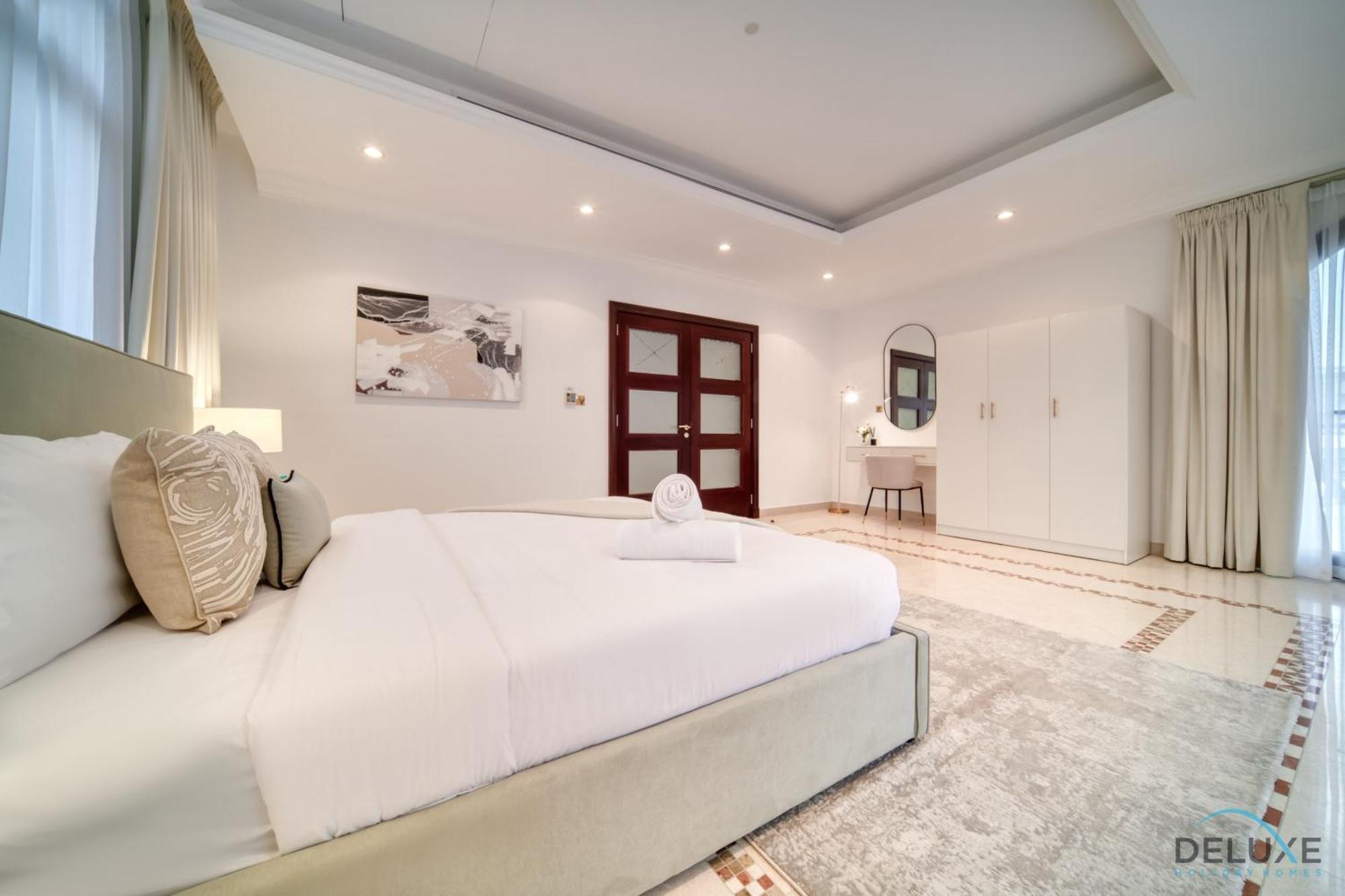 Seaside 5br With Assistant's And Access On Palm Jumeirah By Deluxe Homes * Dubai