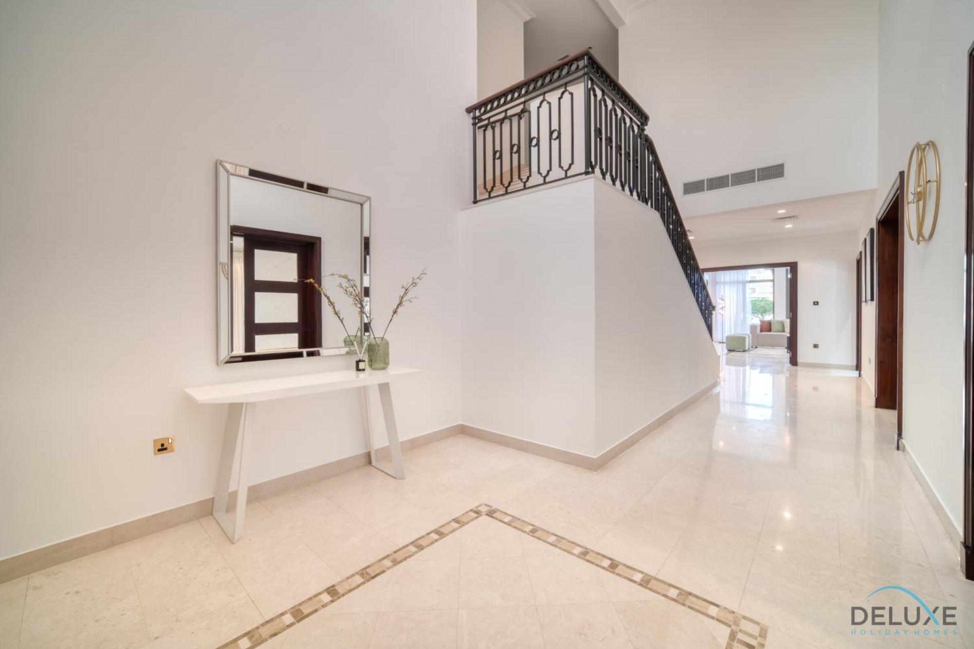 Apartment Seaside 5br With Assistant's And Access On Palm Jumeirah By Deluxe Homes Dubai