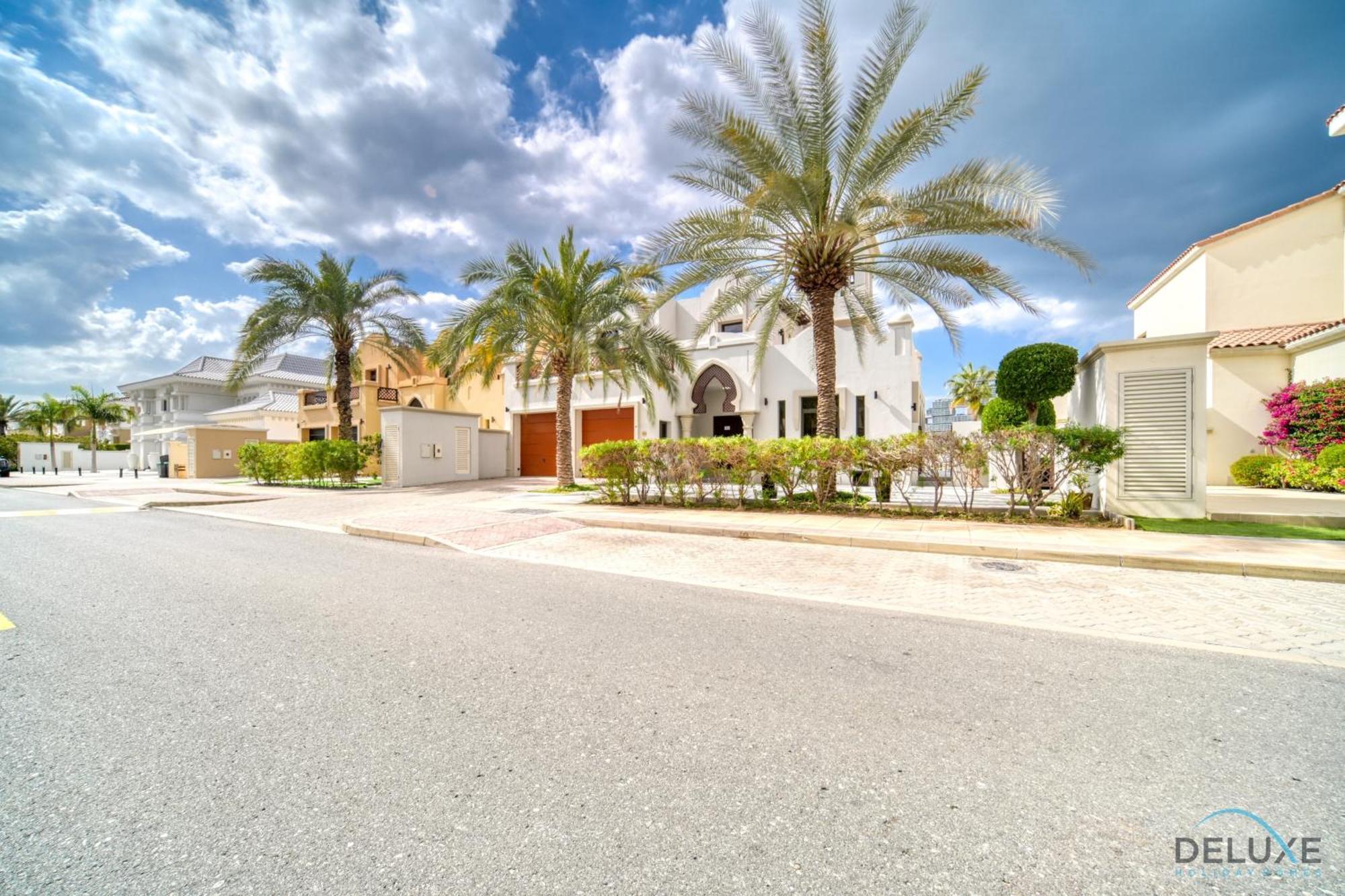 Seaside 5br With Assistant's And Access On Palm Jumeirah By Deluxe Homes *