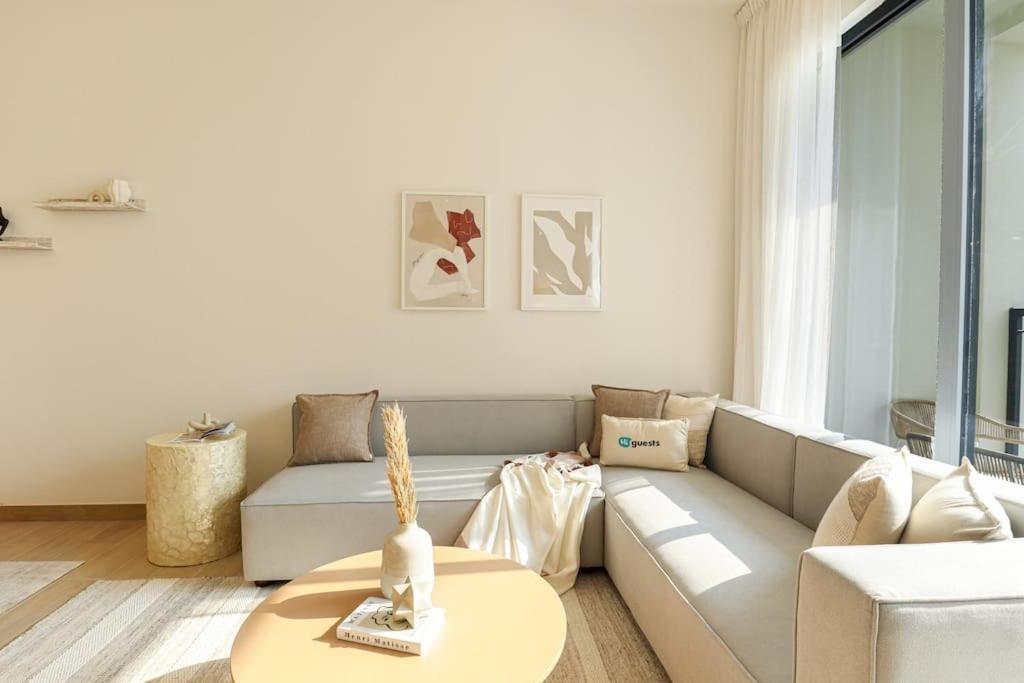Higuests - Dream Vacation In La Rive 1 Dubai