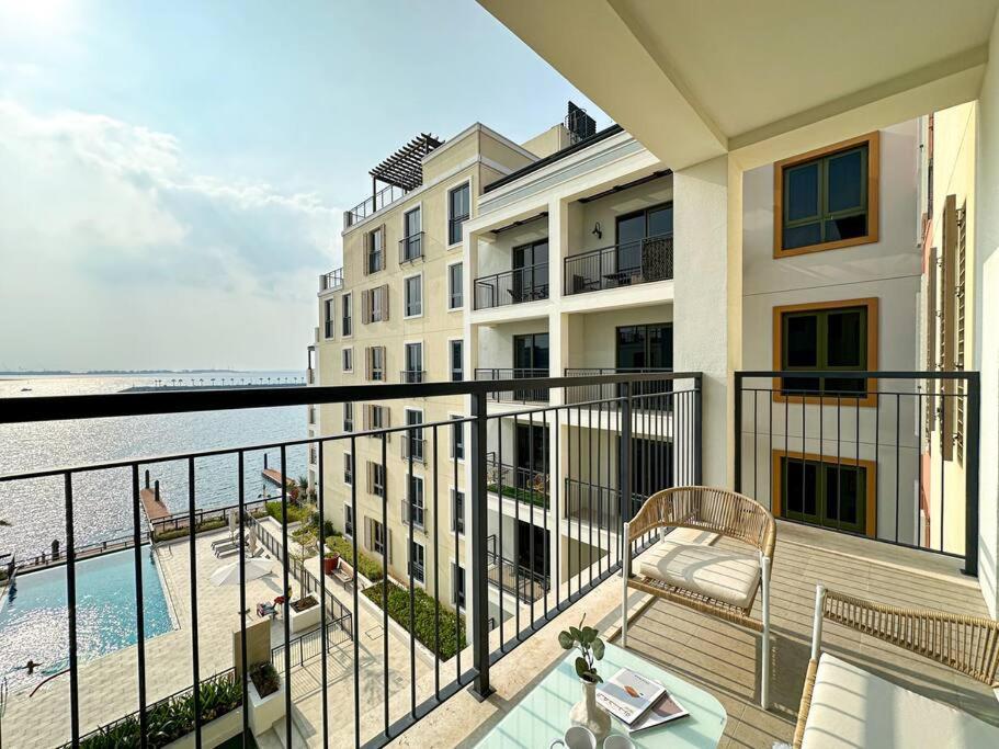 Apartment Higuests - Dream Vacation In La Rive 1 Dubai