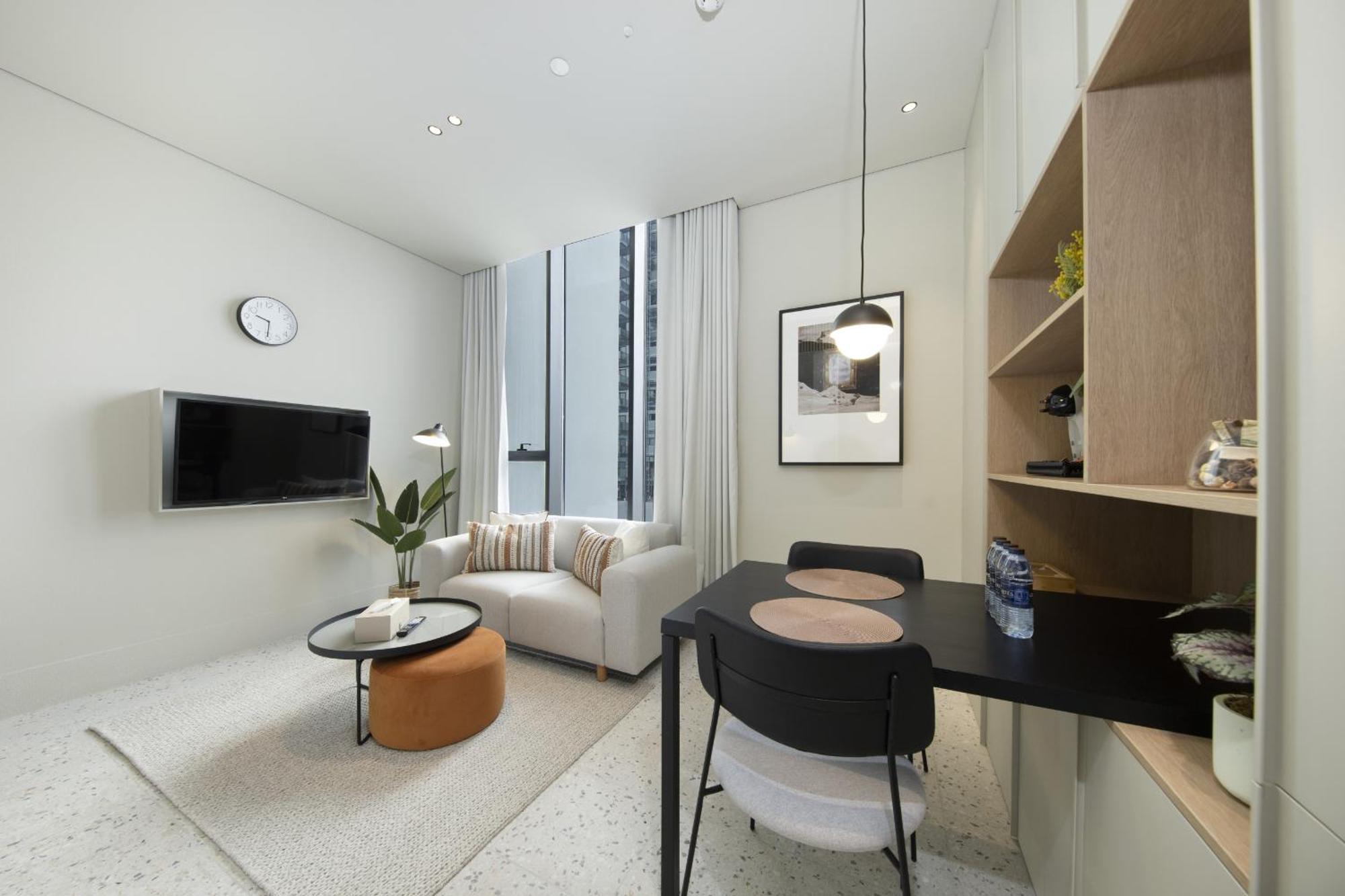 Modern & Business Travel Ready At Upside Living *
