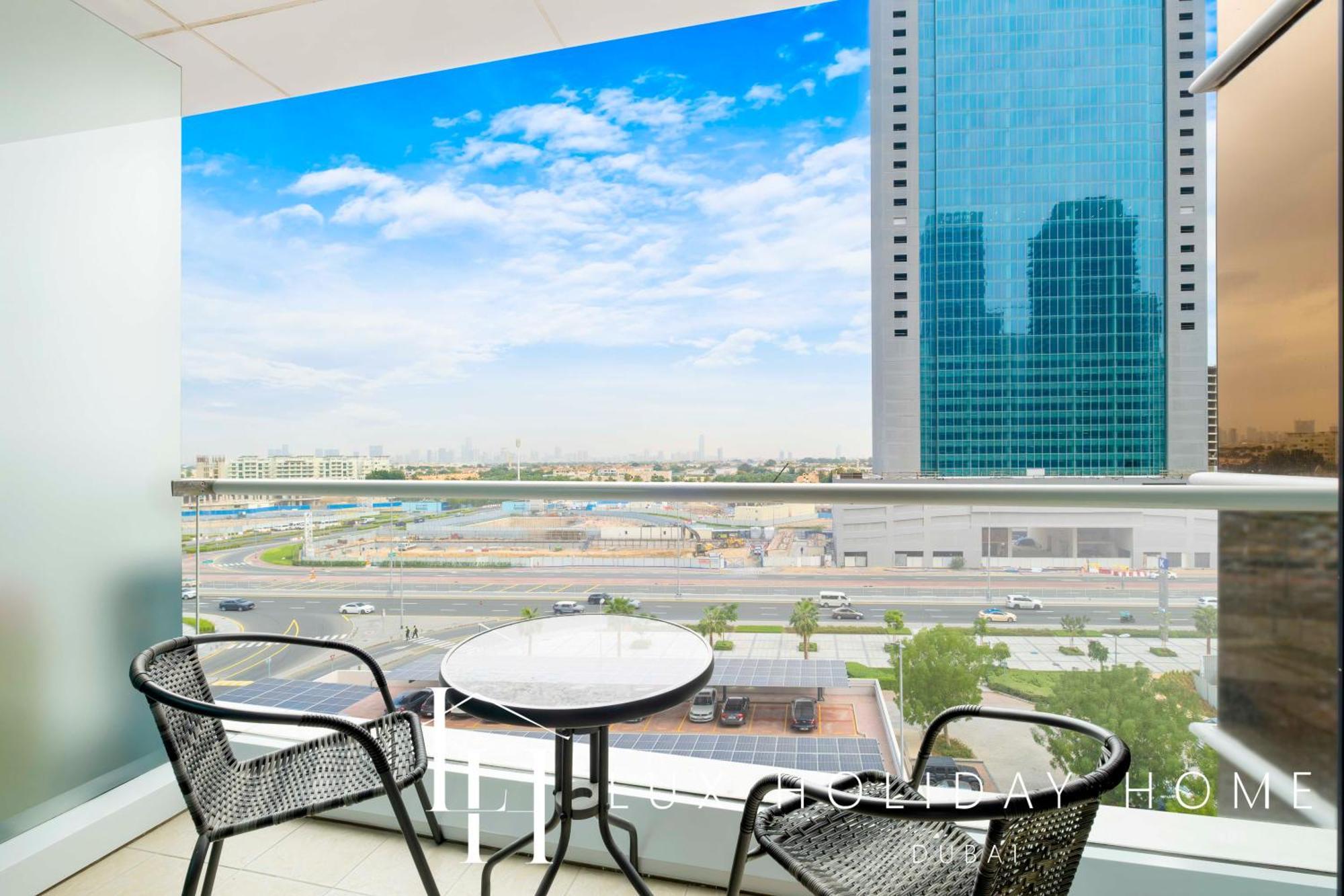 Lux The Jlt Gold Crest * Dubai