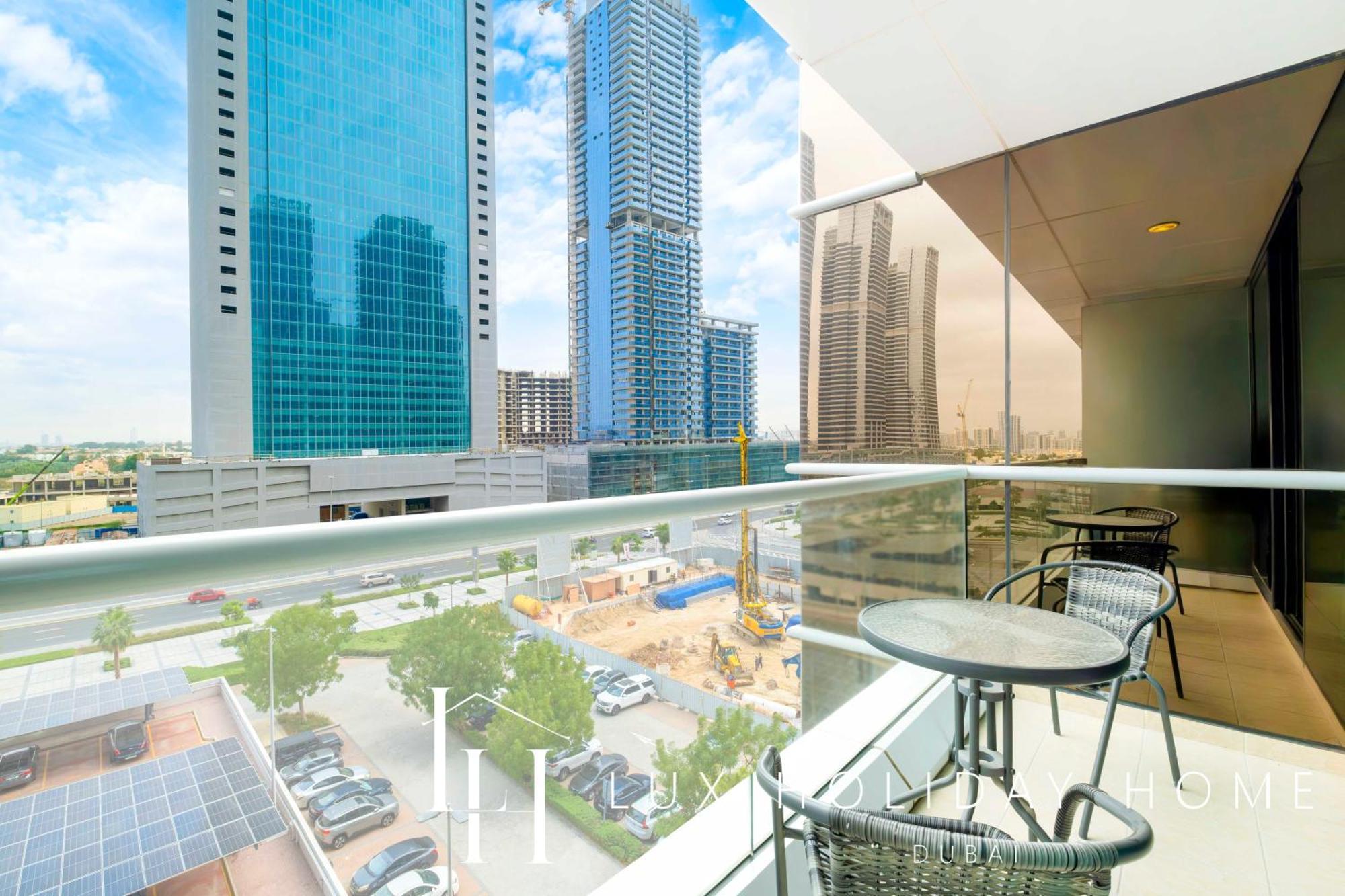 Lux The Jlt Gold Crest * Dubai