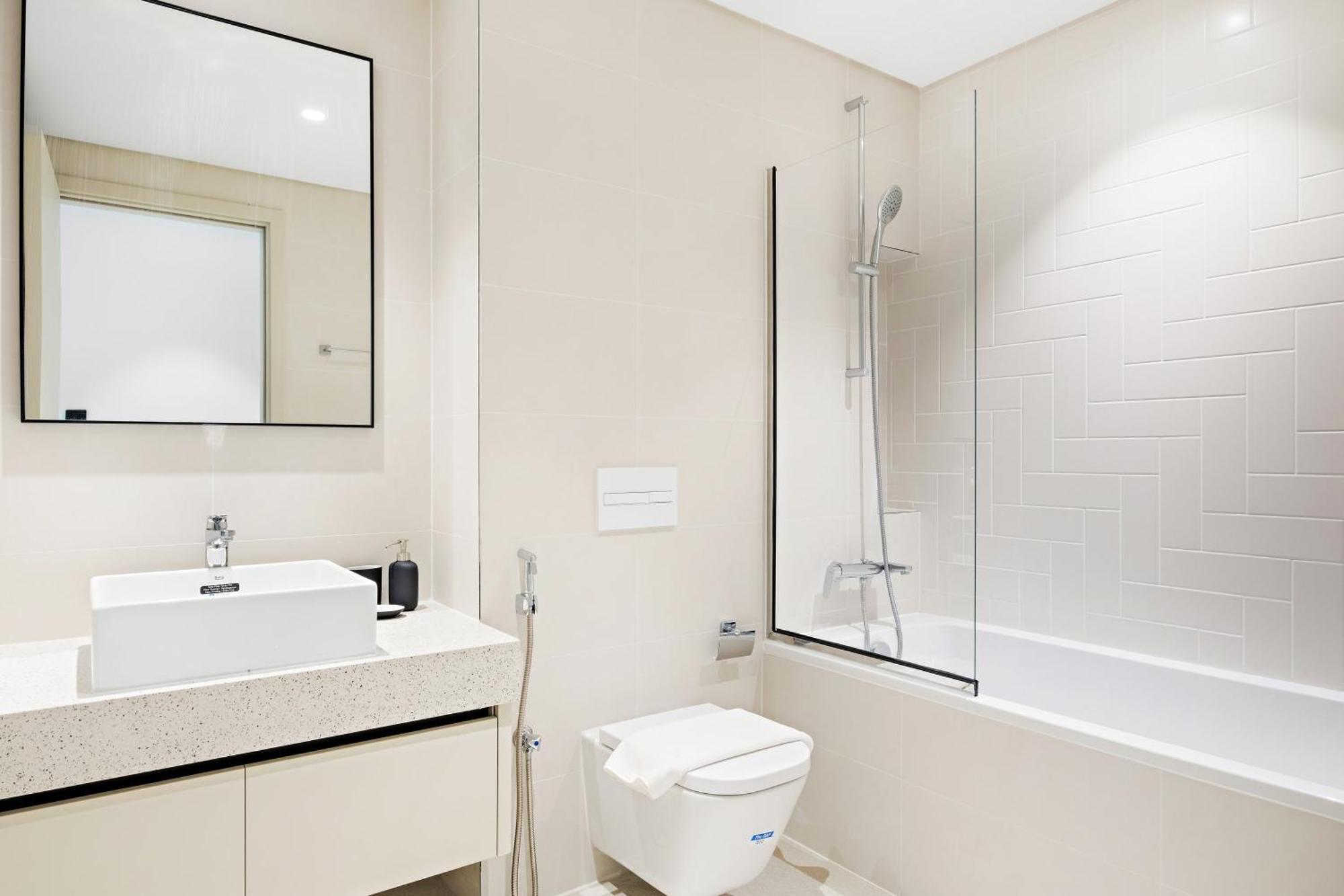 Apartment Silkhaus Modern Design 1bdr In Marina Vista Dubai