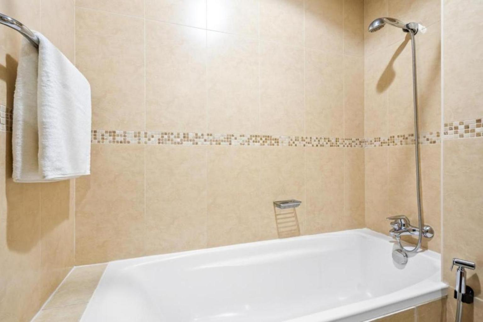 Apartment Click Stay - Jlt - Studio & Balcony Lakes View Entire Apartment -Jn