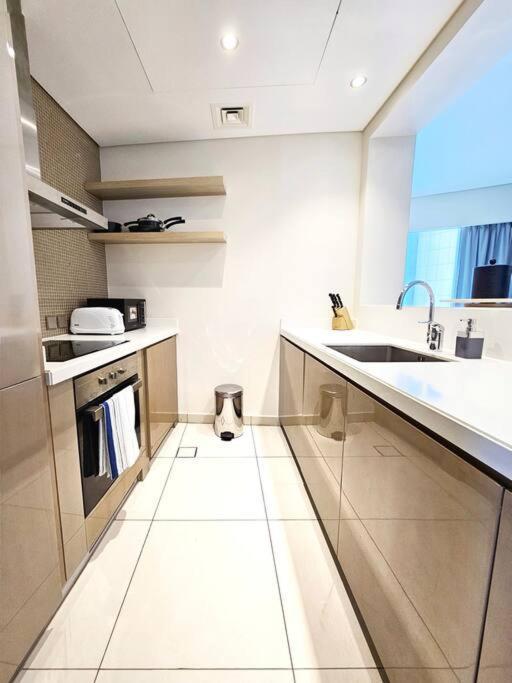 Spacious 2br Paramount *