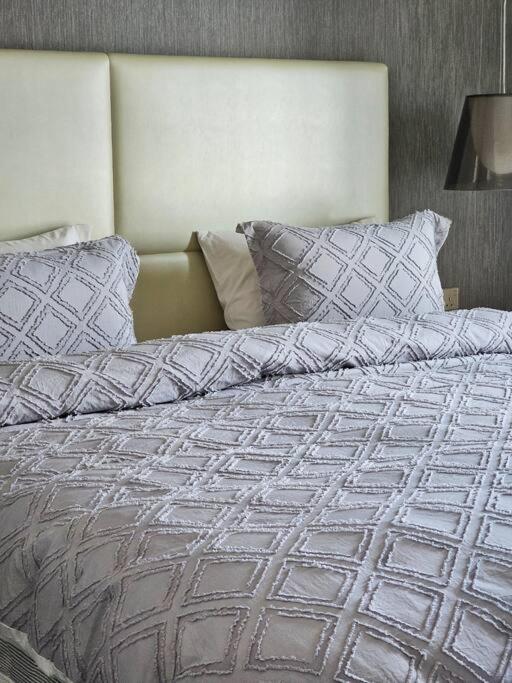 Apartment Spacious 2br Paramount Dubai