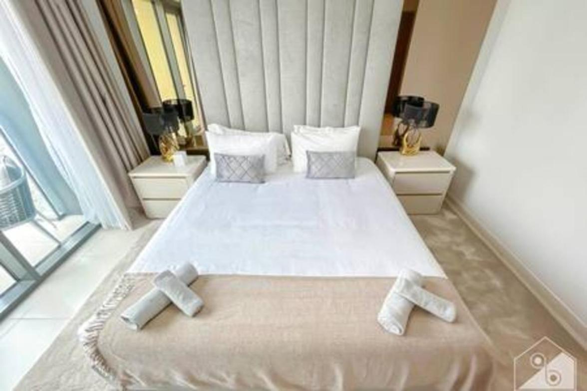 Luxury Burj Royale 4bed Balcony Burj Khalifa View Apartment Dubai