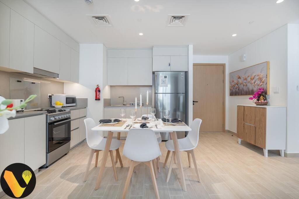 Vogue Breeze Creek By Emaar *