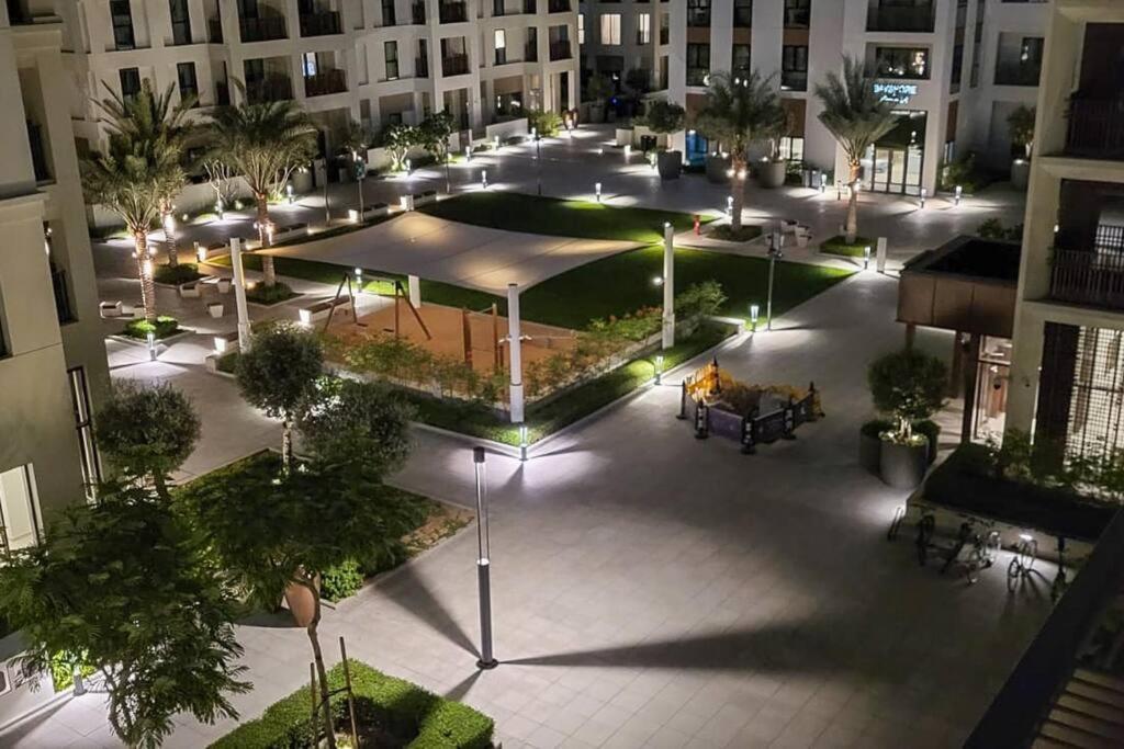 Vogue Breeze Creek By Emaar Apartment