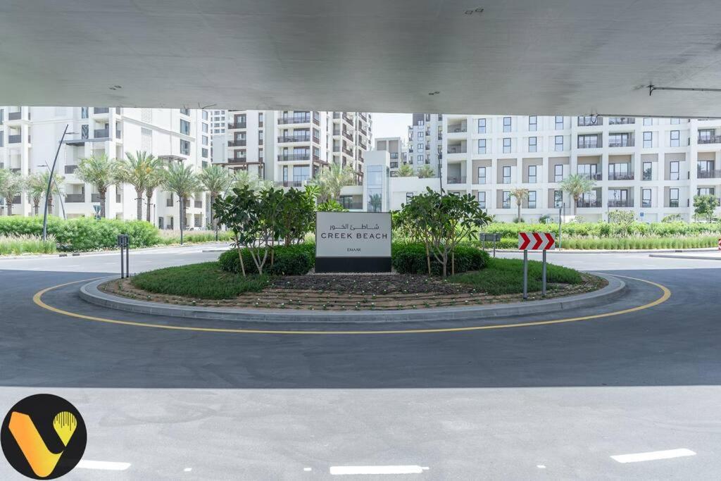 Vogue Breeze Creek By Emaar Apartment
