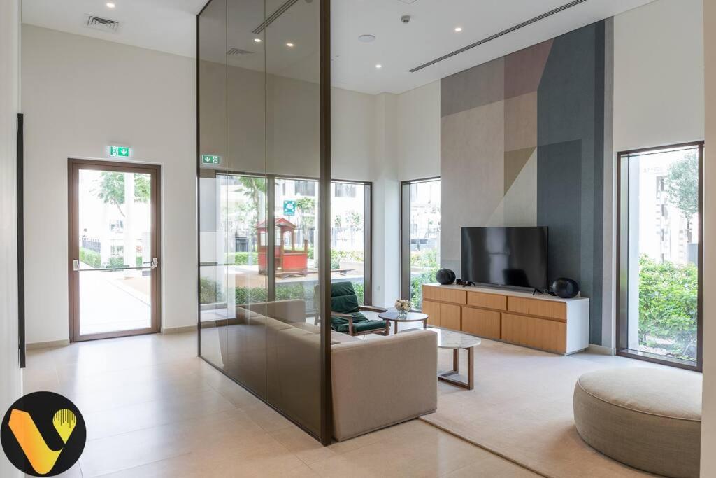 Vogue Breeze Creek By Emaar Apartment *