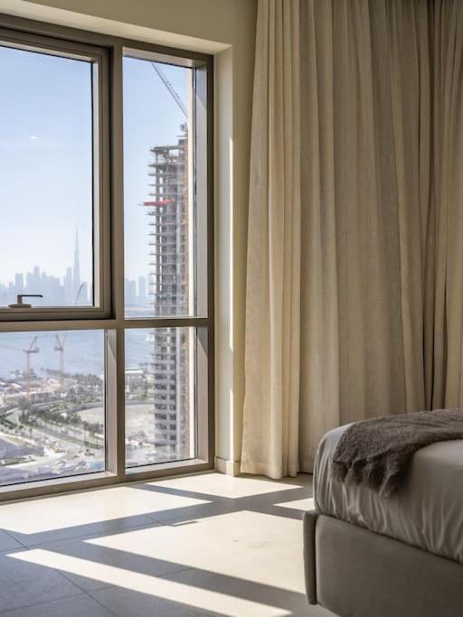 Harbourview Hideaway - 2br Creek Island Escape Apartment Dubai