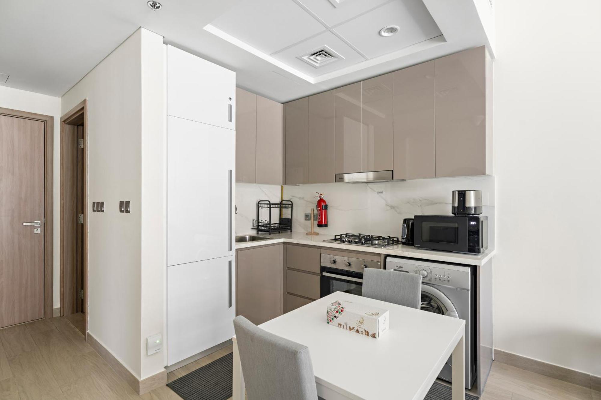 Beautiful 1 Bedroom With Gym, Pool & Kid's Playground *