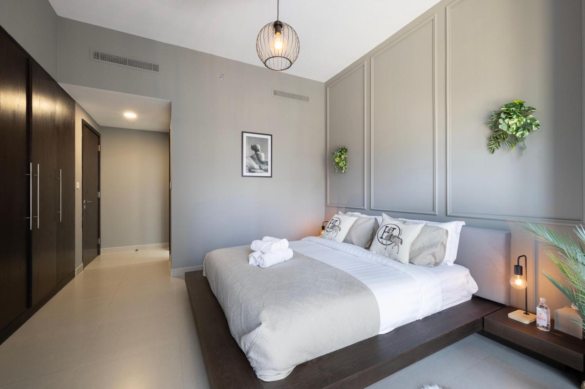 1bedroom 2 Beds Burj Khalifa Views- 5min Walk To Burj Khalifa Apartment *