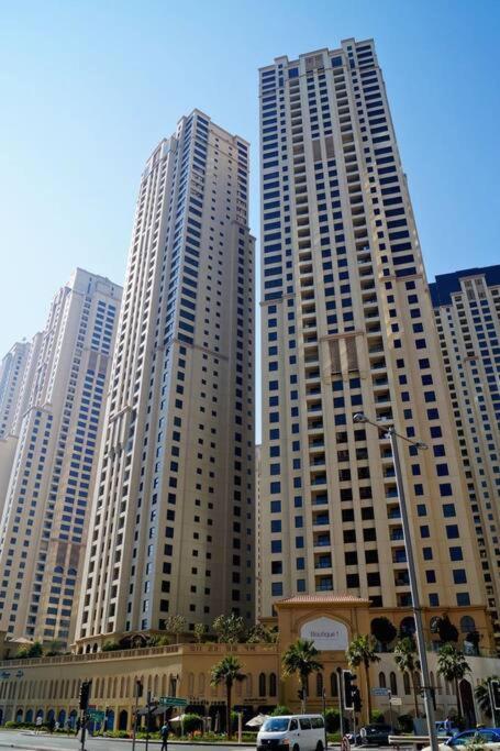 Prime Spacious With Vibrant Vibes In Jbr By Sweet Homes Apartment *
