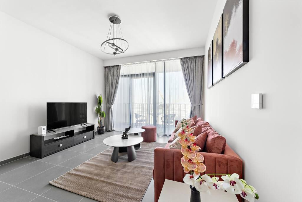 Stylish 1 Bedroom High Floor In Creek Edge Apartment Dubai