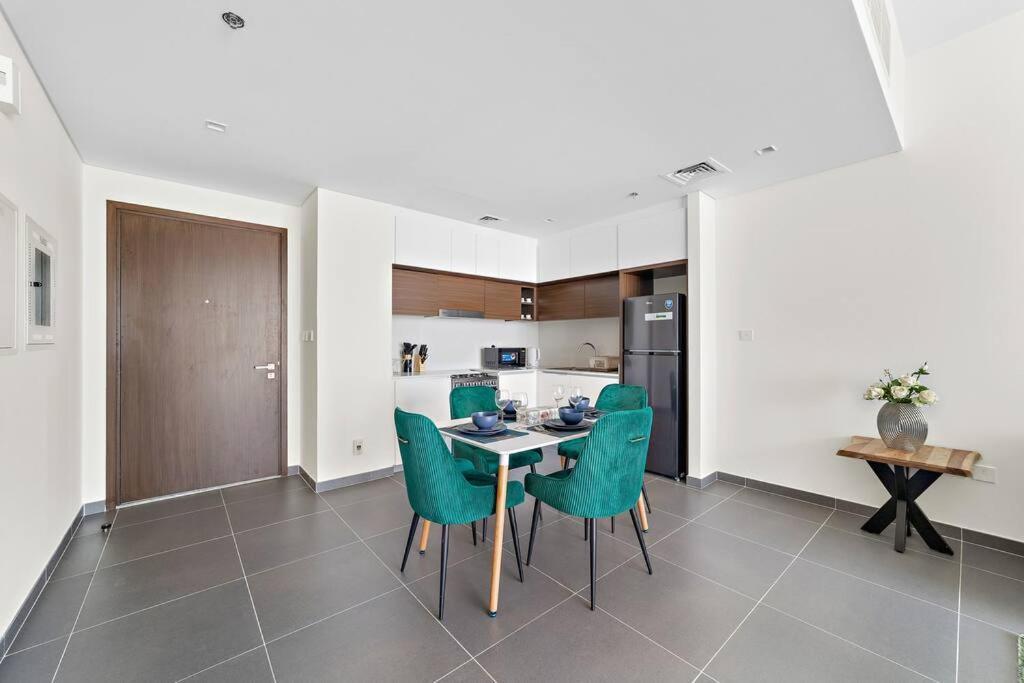 Stylish 1 Bedroom High Floor In Creek Edge Apartment *