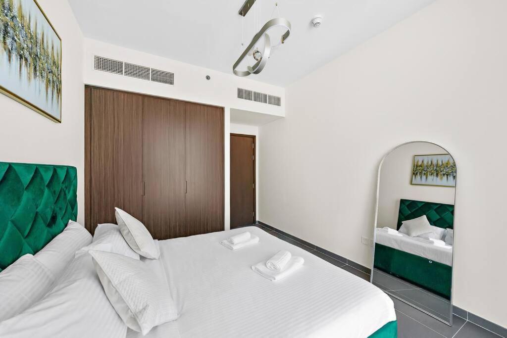 Stylish 1 Bedroom High Floor In Creek Edge Apartment