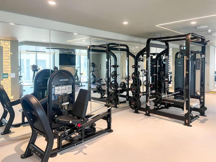 Stylish 1 Bedroom High Floor In Creek Edge *