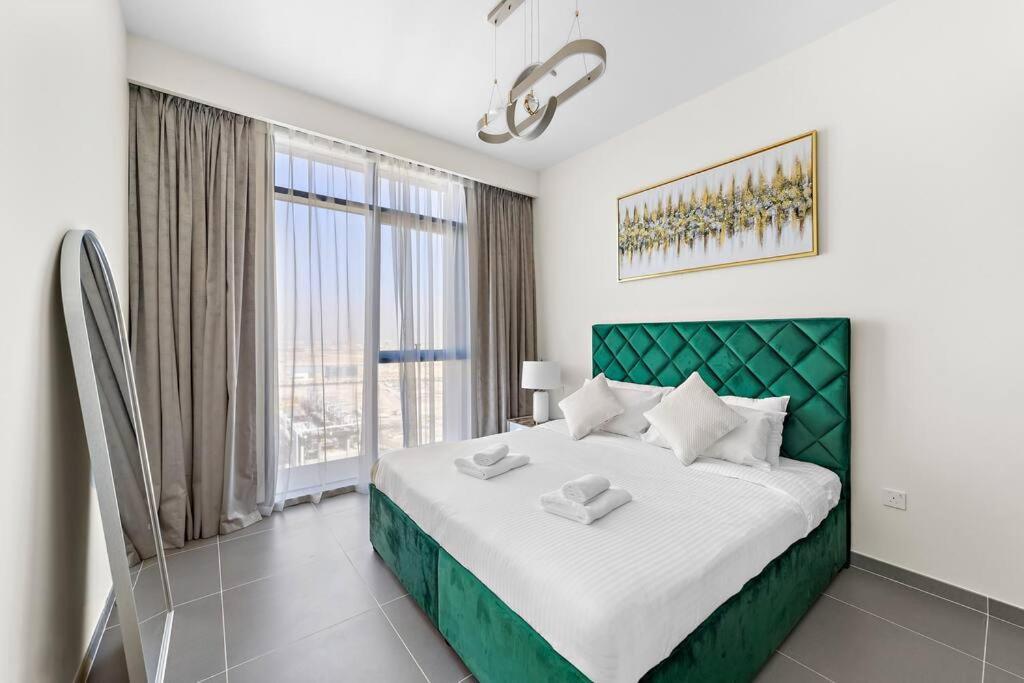Stylish 1 Bedroom High Floor In Creek Edge Apartment *