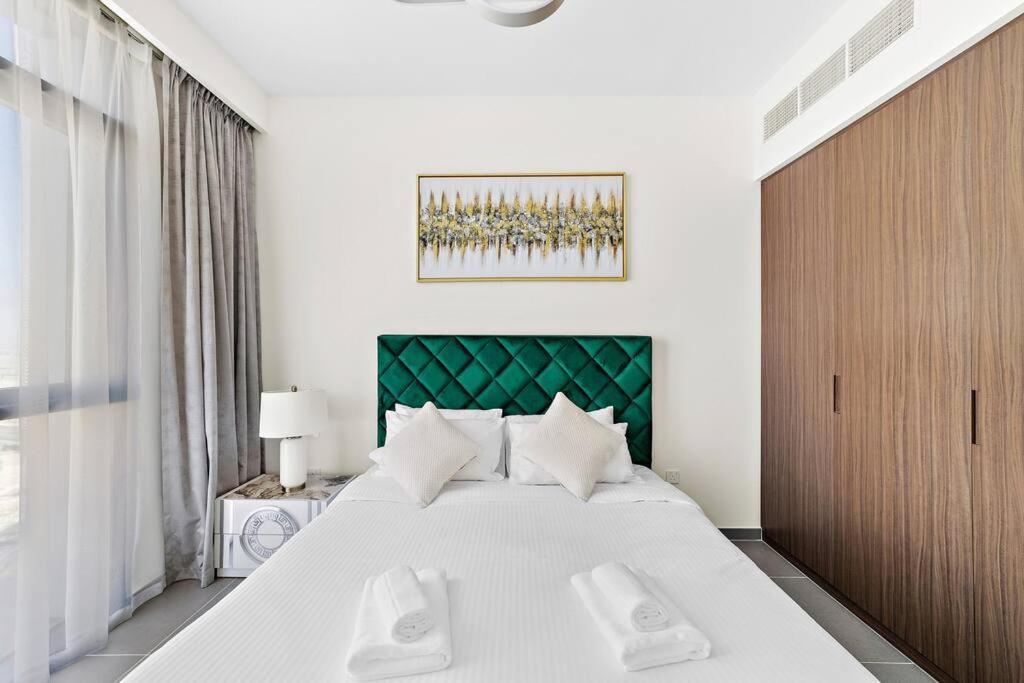 Apartment Stylish 1 Bedroom High Floor In Creek Edge